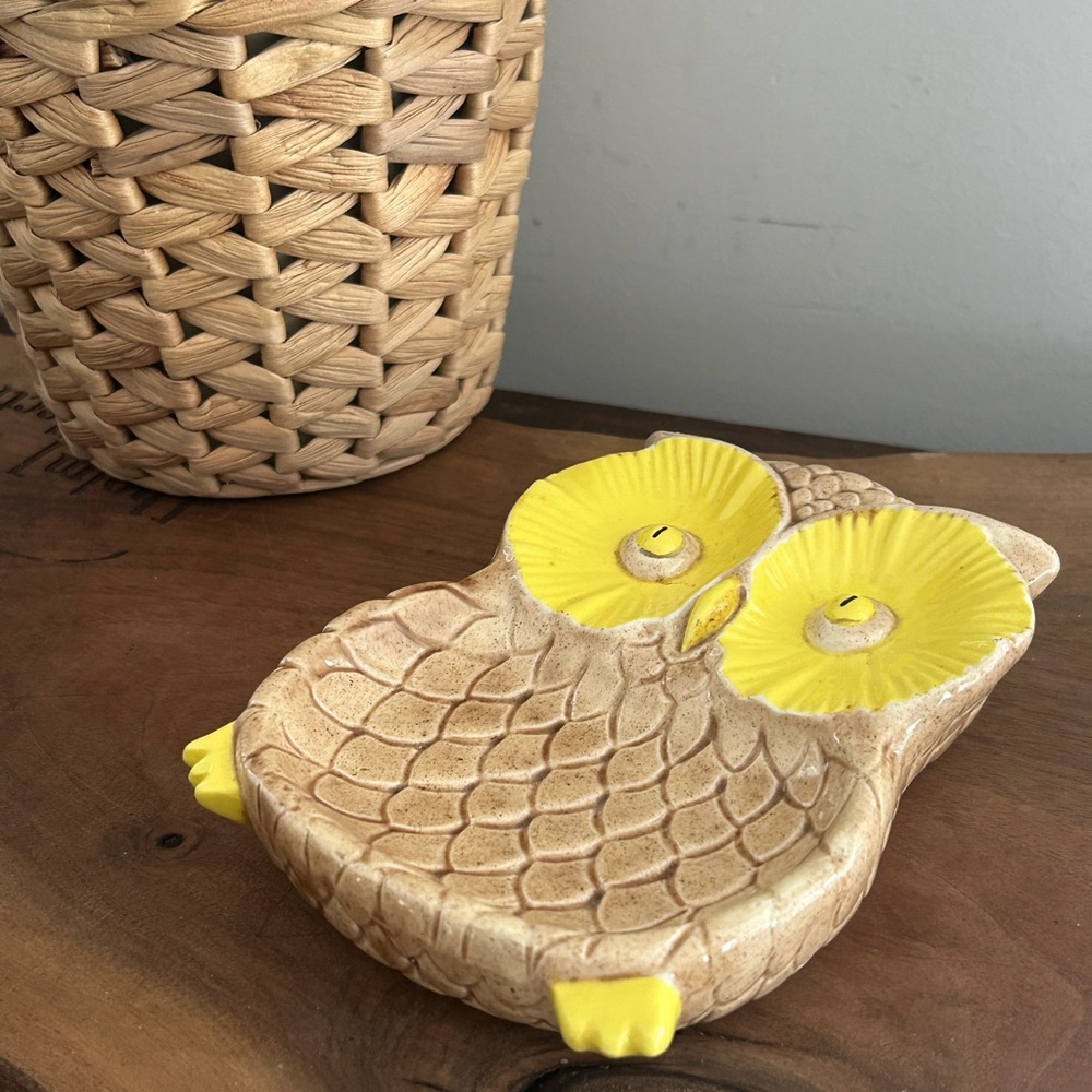 Ceramic Big Eye Owl Trinket Dish with Yellow Accents